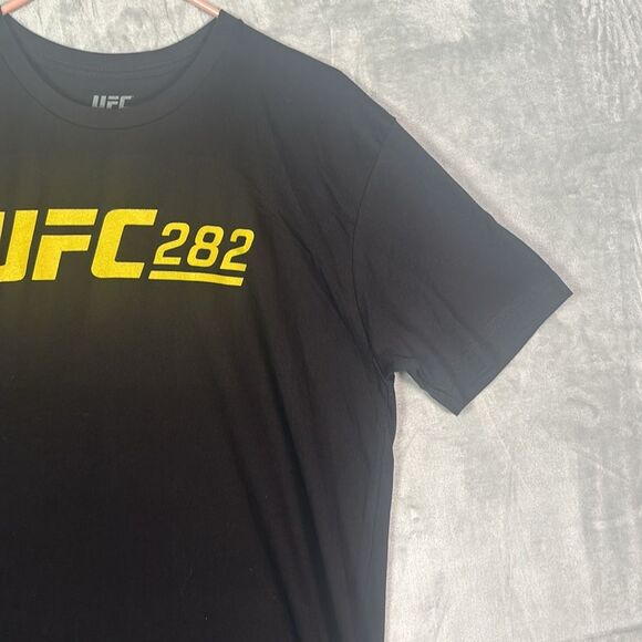 NWOT New UFC Vegas Blachowicz v Ankalaev Black Short Sleeve Tshirt Size Large - Picture 4 of 8